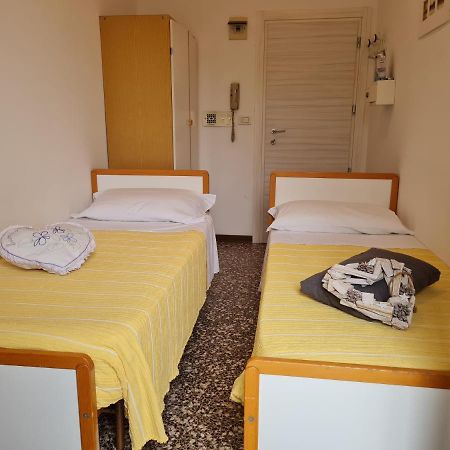 Hotel Marconi Miramare ريميني المظهر الخارجي الصورة
