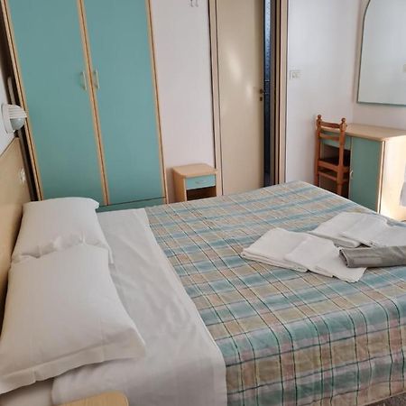 Hotel Marconi Miramare ريميني المظهر الخارجي الصورة