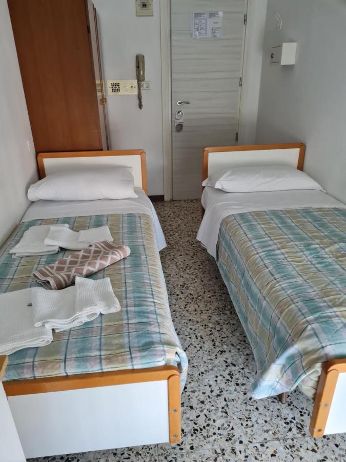 Hotel Marconi Miramare ريميني المظهر الخارجي الصورة