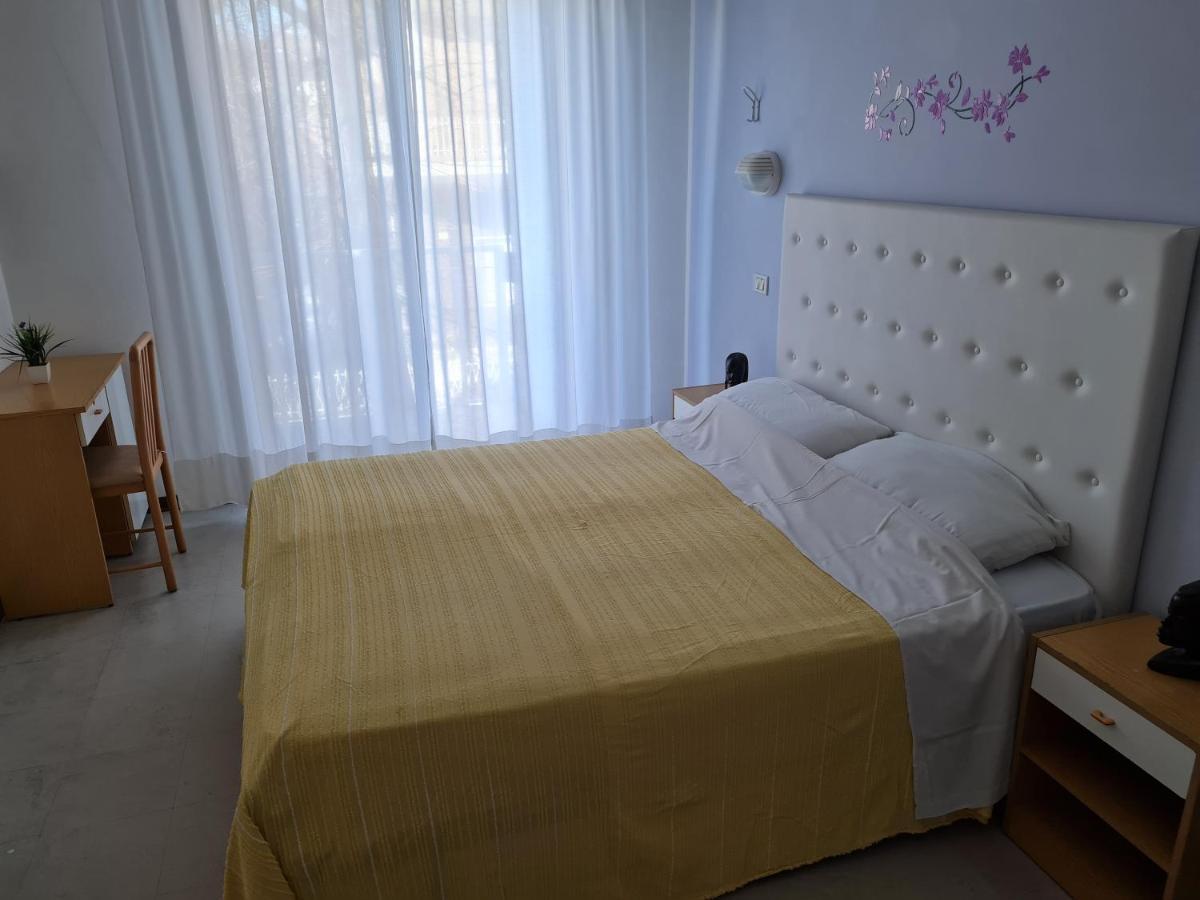 Hotel Marconi Miramare ريميني المظهر الخارجي الصورة
