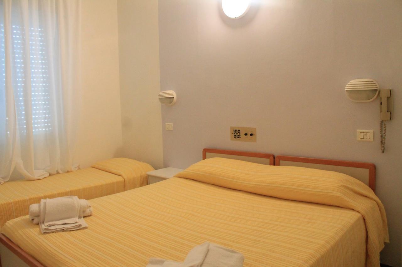 Hotel Marconi Miramare ريميني المظهر الخارجي الصورة